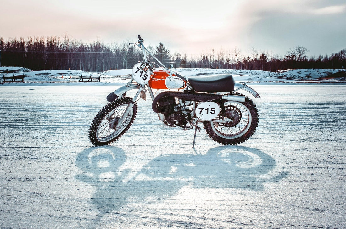 Como guardar a moto no Inverno: Guia passo-a-passo (para ela pegar à primeira na Primavera)